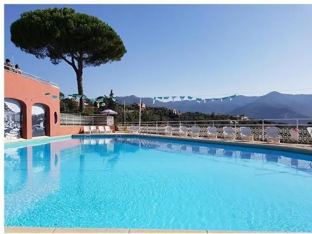 Portofino Est Aparthotel 3*