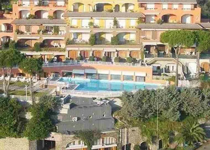 Portofino Est Aparthotel